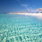 Der Strand fällt flach ab – ideal für Kinder