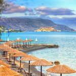 Ein Ort zwischen Legende und Realität, Spinalonga aus der Ferne
