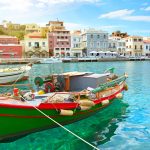 Bunte Boote im Hafen – das maritime Herz von Agios Nikolaos