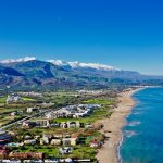 Endlose Weite und das Rauschen des Meeres – das nahe gelegene Georgioupolis