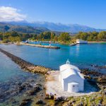 Die kleine Kapelle von Georgioupolis – einsam, schön und mitten im Meer